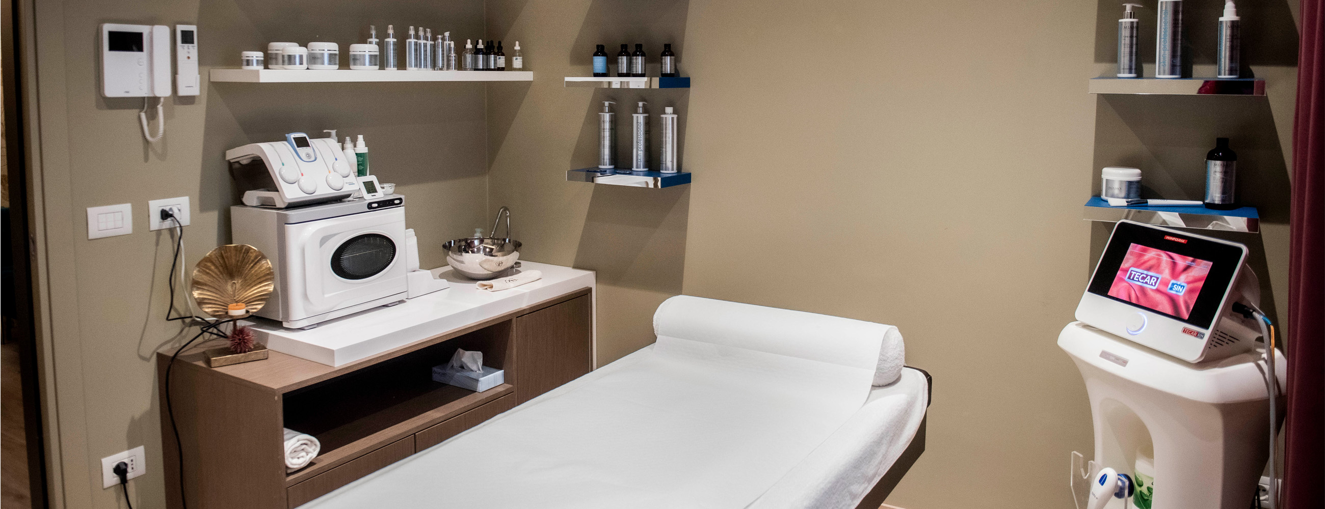 Immagine di copertina della pagina Beauty Clinic